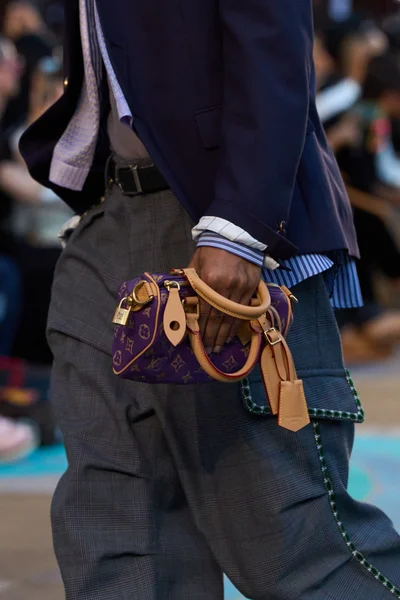 Look 4